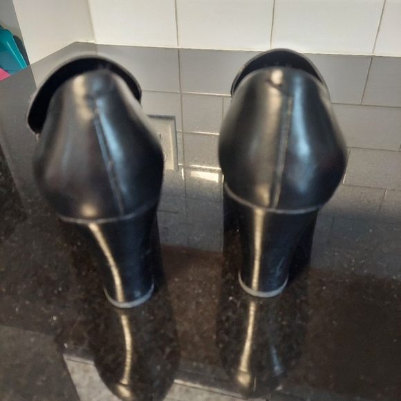 Franco Sarto shoes - Picture 3 of 5